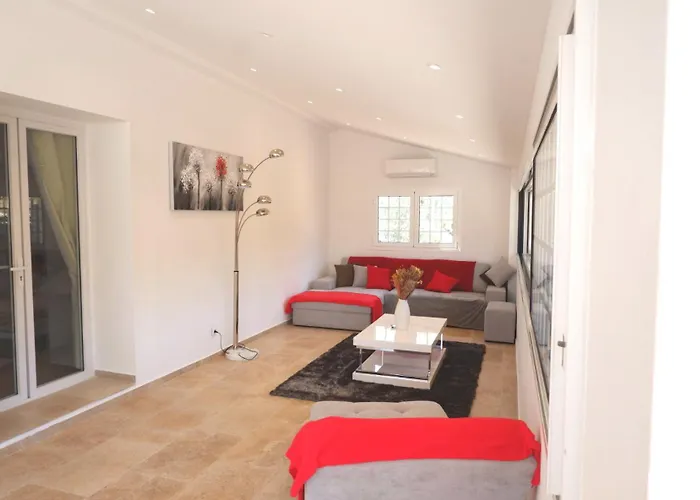 ヴィラ Roccapina サルテーヌ